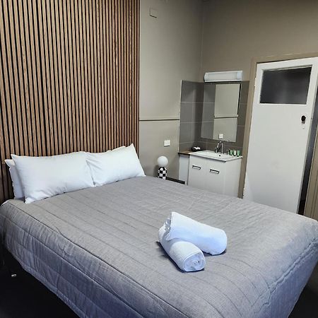 Calder Family Motel Bendigo Bagian luar foto