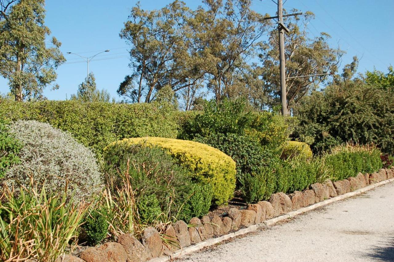 Calder Family Motel Bendigo Bagian luar foto