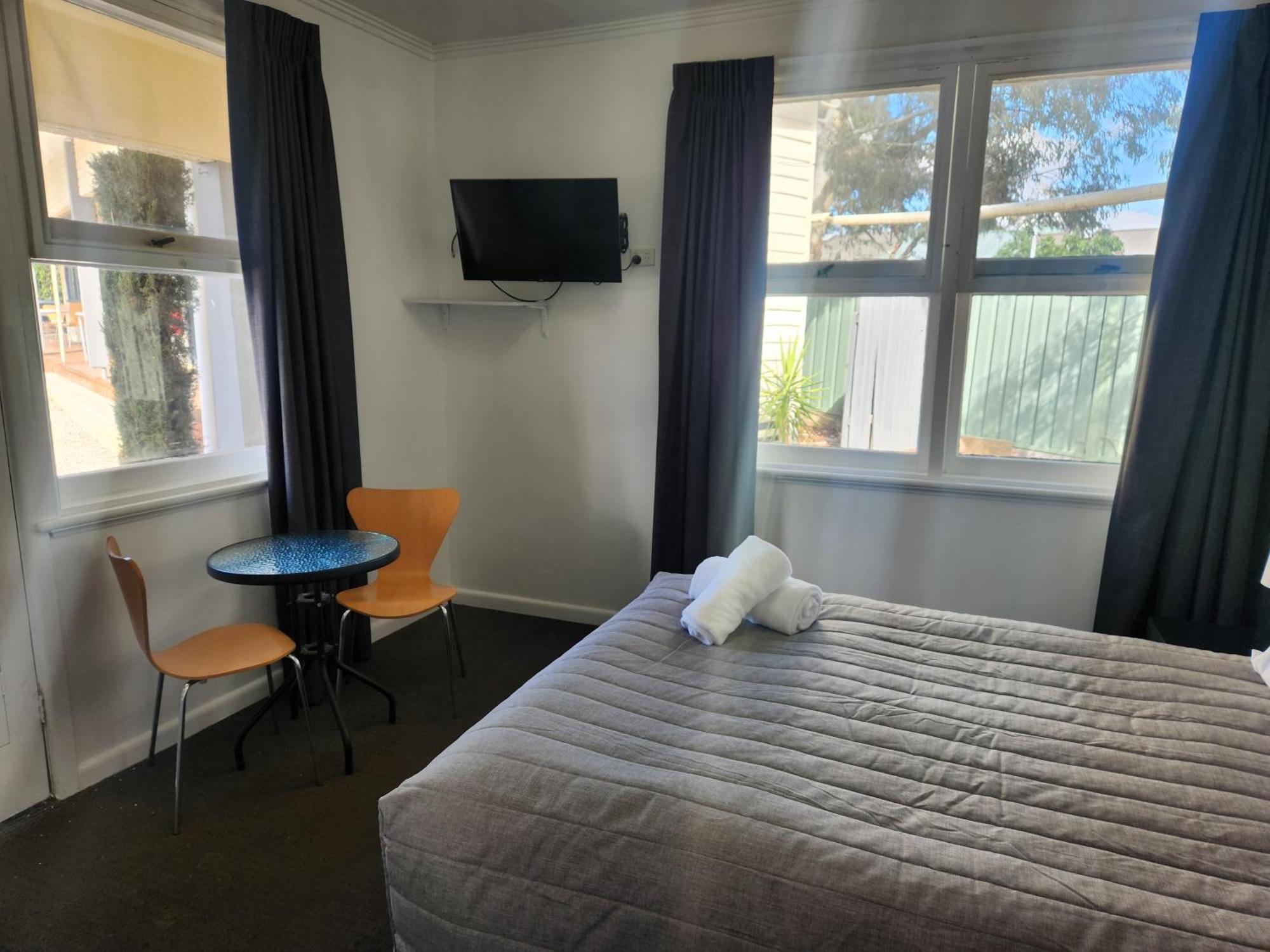 Calder Family Motel Bendigo Bagian luar foto