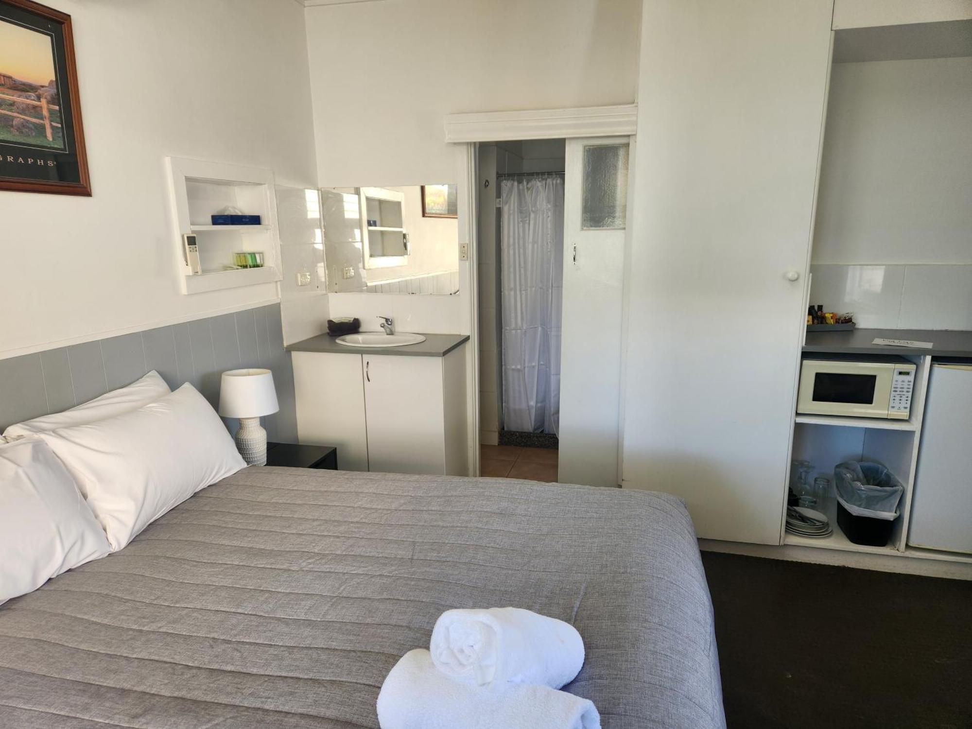 Calder Family Motel Bendigo Bagian luar foto