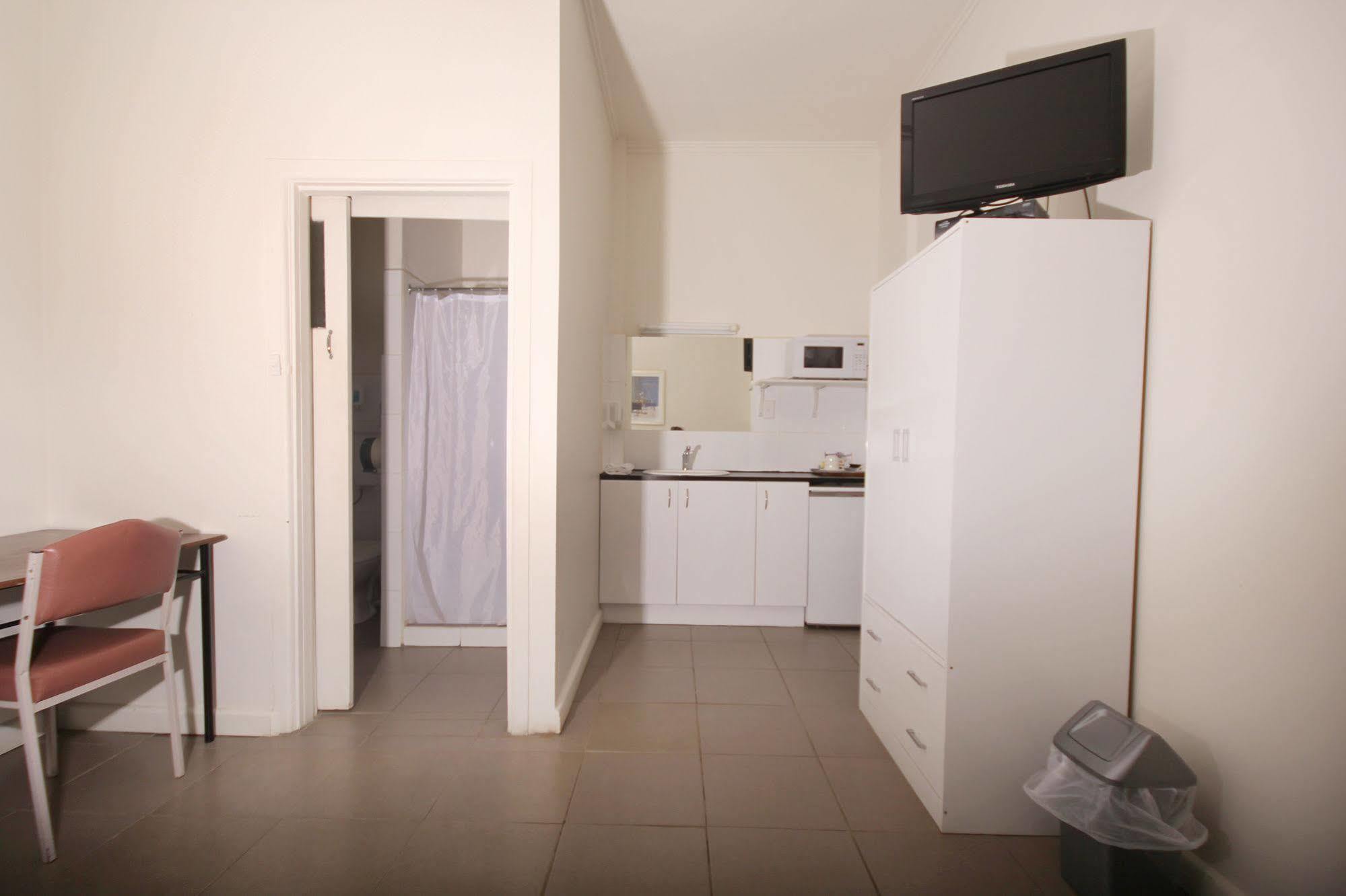 Calder Family Motel Bendigo Bagian luar foto